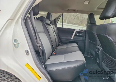 2022 Toyota 4Runner Sr5 z USA, uszkodzony, nr VIN JTEFU5JR0N5277570